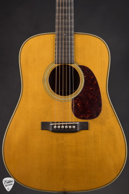 2020 – Martin D-28 Authentic 1937 Aged Acoustic Guitar with VTS Adirondack Spruce & Madagascar Rosewood