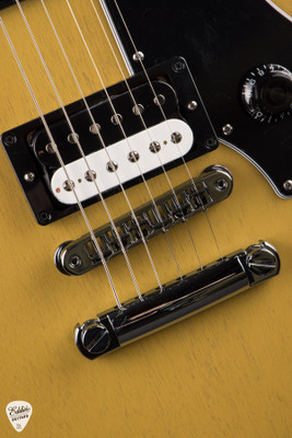 Gibson Victory Electric Guitar in TV Yellow Satin