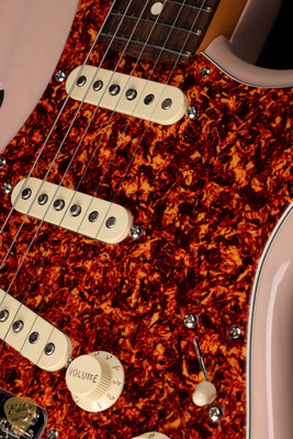 2024 - Fender Limited Edition American Professional II Stratocaster Thinline - Transparent Shell Pink