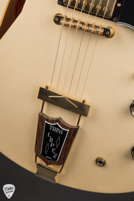 2021 – Gibson Custom Shop 1964 Trini Lopez Reissue CME Spec VOS Electric Guitar in White Sparkle