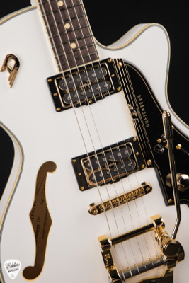 Duesenberg Starplayer TV Electric Guitar in White Velvet