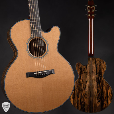 Santa Cruz Fingerstyle Custom - Ancient Orcas Island Cedar & Mun