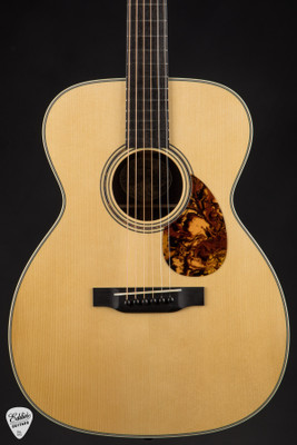 Collings OM2A Hill Country – Adirondack Spruce & Indian Rosewood Acoustic Guitar