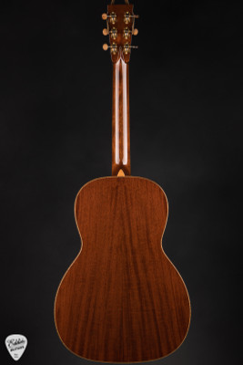 2022 – Collings 001A – Baked Adirondack Spruce & Sinker Honduran Mahogany Acoustic Guitar