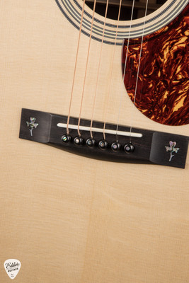 Huss & Dalton Traditional OM Custom – Bearclaw Italian Spruce & Madagascar Rosewood Acoustic Guitar
