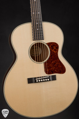 Bourgeois The Standard Small Jumbo Carved Back – Italian Spruce & Honduran Mahogany Acoustic Guitar