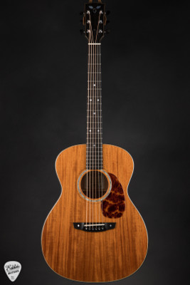 Goodall Grand Concert Acoustic Guitar in Honduran Mahogany