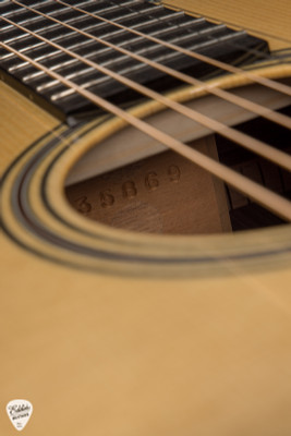 Collings OM2A Hill Country – Adirondack Spruce & Indian Rosewood Acoustic Guitar