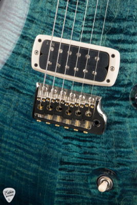 Paul Reed Smith Custom 24 08 electric guitar in Cobalt Smokeburst