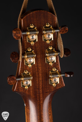 2017 – Bourgeois Small Jumbo Style 42 – Aged Tone Adirondack Spruce & Brazilian Rosewood Acoustic Guitar