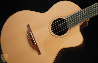 Lowden S25J Nylon Jazz - Western Red Cedar & Indian Rosewood