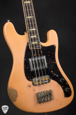 Castedosa Conchers Short Scale Bass Guitar in Aged Shell Pink