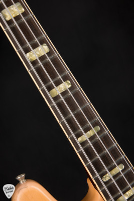 Castedosa Conchers Short Scale Bass Guitar in Aged Shell Pink