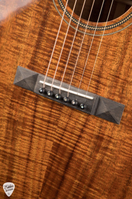 Froggy Bottom P12 Deluxe Acoustic Guitar in Koa