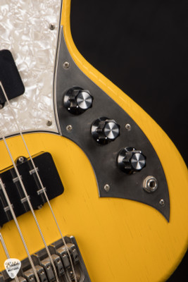 Novo Ivorus Bass Vandalism Yellow Bass Guitar