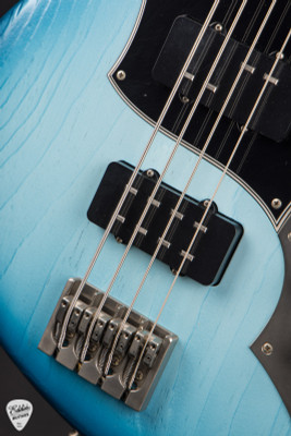 Novo Ivorus Bass Guitar in Lake Sonic Burst