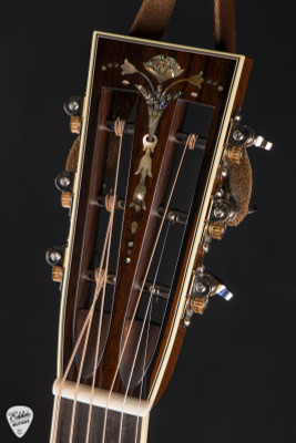 Collings 00 42 T Acoustic Guitar with Old Growth Sitka Spruce and Indian Rosewood