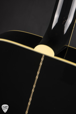 Gibson Elvis Dove 4.14 #23005099