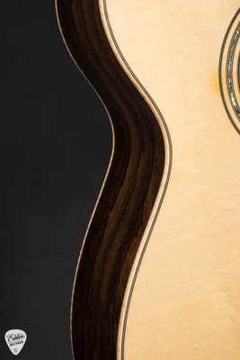 2017 – Huss & Dalton OM Custom Acoustic Guitar with Bearclaw Italian Spruce & Ziricote