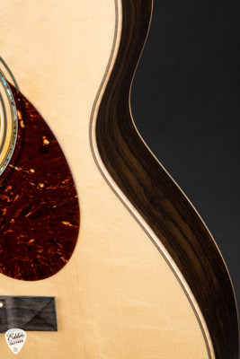 2017 – Huss & Dalton OM Custom Acoustic Guitar with Bearclaw Italian Spruce & Ziricote