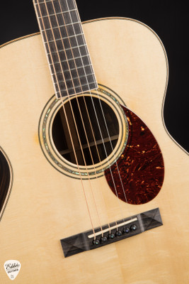 2017 – Huss & Dalton OM Custom Acoustic Guitar with Bearclaw Italian Spruce & Ziricote