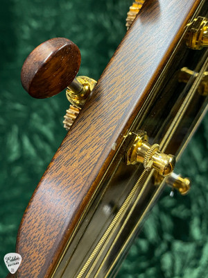 2016 – Bourgeois 00 Custom Acoustic Guitar with Redwood & English Walnut