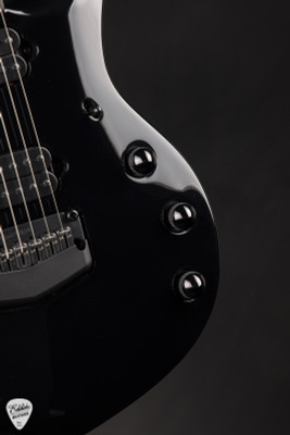 Ernie Ball Music Man Majesty 7 - Dark Side