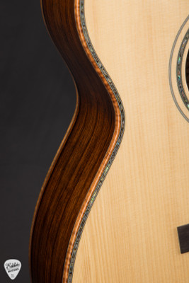 2022 – Froggy Bottom H14 Limited Acoustic Guitar with Adirondack Spruce & Madagascar Rosewood