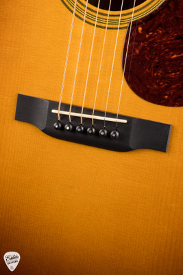 2016 – Collings OM2HA Varnish Deep Body – Adirondack Spruce & Madagascar Rosewood Acoustic Guitar in Sunburst