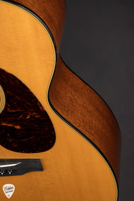 2010 Martin 0018V Sitka Spruce and Honduran Mahogany Acoustic Guitar