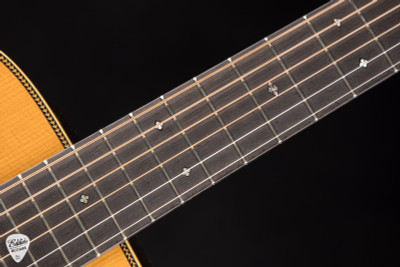 2022 – Pre-War Herringbone Dreadnought – Adirondack Spruce & Primo Brazilian Rosewood Acoustic Guitar