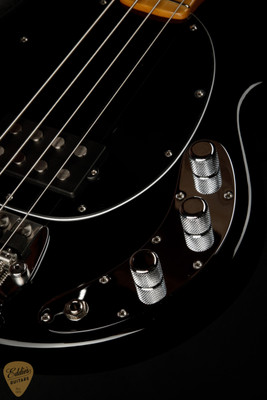 2024 - Ernie Ball Music Man Retro 70's StingRay - Black - Eddie's