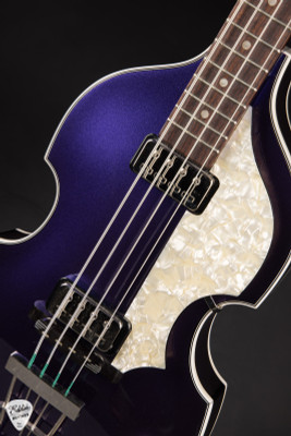 2017 – Hofner ‘62 Custom Shop Gold Label 500/1 Bass Guitar in Deep Purple Metallic