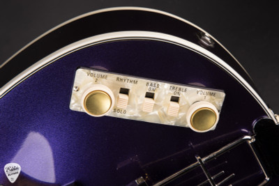 2017 – Hofner ‘62 Custom Shop Gold Label 500/1 Bass Guitar in Deep Purple Metallic
