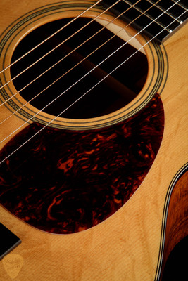 2012 - Bourgeois OM Custom - Bearclaw Sitka Spruce & Koa