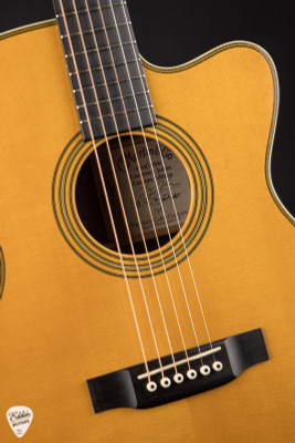 2008 – Martin OMC-28M LJ Lawrence Juber #168 – Adirondack Spruce & Madagascar Rosewood Acoustic Guitar