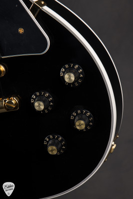 Gibson Les Paul Custom 70s Ebony electric guitar