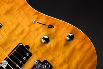 Suhr Modern Quilt Roasted - Honey Amber Burst - Eddie's Guitars