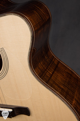 Bryan Galloup G6.C Acoustic Guitar with Italian Spruce & Brazilian Rosewood