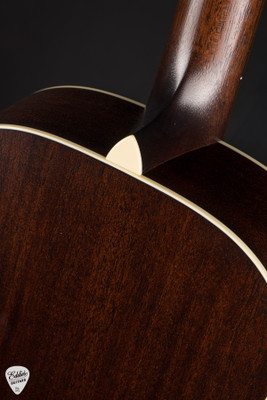 Bourgeois The Natural L-DBO Professional Series Satin Acoustic Guitar with Sitka Spruce & Mahogany