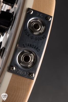 Rickenbacker 4003 - Maple Glo bass guitar