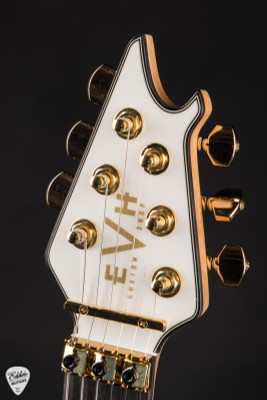 EVH USA Custom Shop Wolfgang 2H FR White Pearl Gold - Snow White Pearl electric guitar