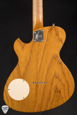 Novo Solus F2 Amber electric guitar