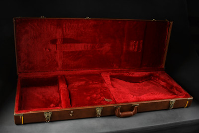 Case for Gibson Non-Reverse Thunderbird Bass Guitar in Vintage Cherry