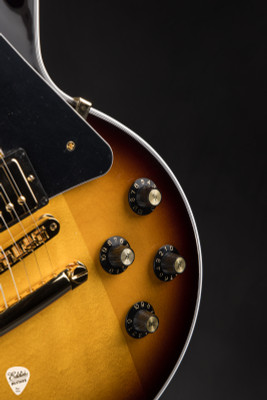 Gibson Les Paul Custom Electric Guitar in 70s Tobacco Sunburst