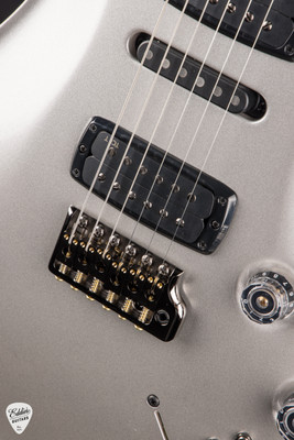 PRS Eddie's Guitars Wood Library Modern Eagle V Rosewood Neck Platinum Metallic Electric Guitar