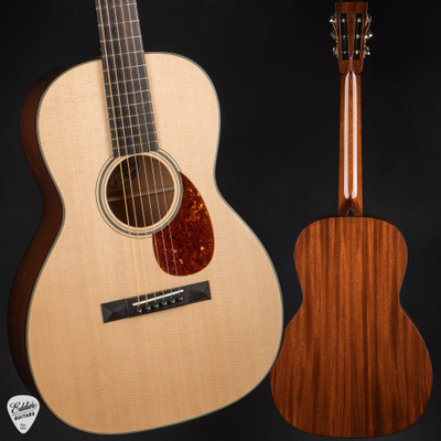 Collings 001 Sitka Spruce Honduran Mahogany Acoustic Guitar