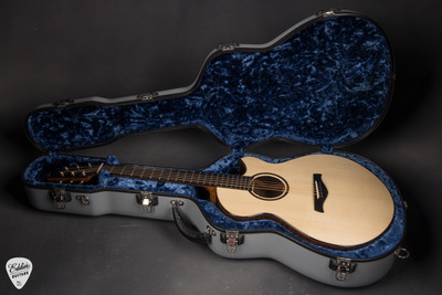 Case for Stephen Strahm EROSc Acoustic Guitar with Italian Spruce & Brazilian Rosewood