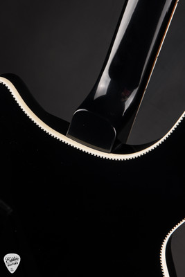 2025 Rickenbacker 4005V Jet Glo bass guitar