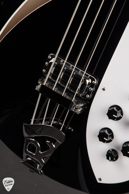 2025 Rickenbacker 4005V Jet Glo bass guitar